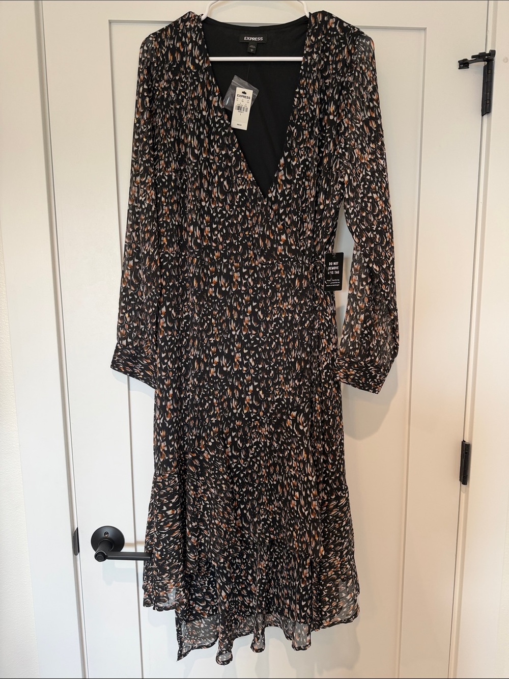 NWT! Express Black & Tan Printed Long Sleeve Wrap Dress